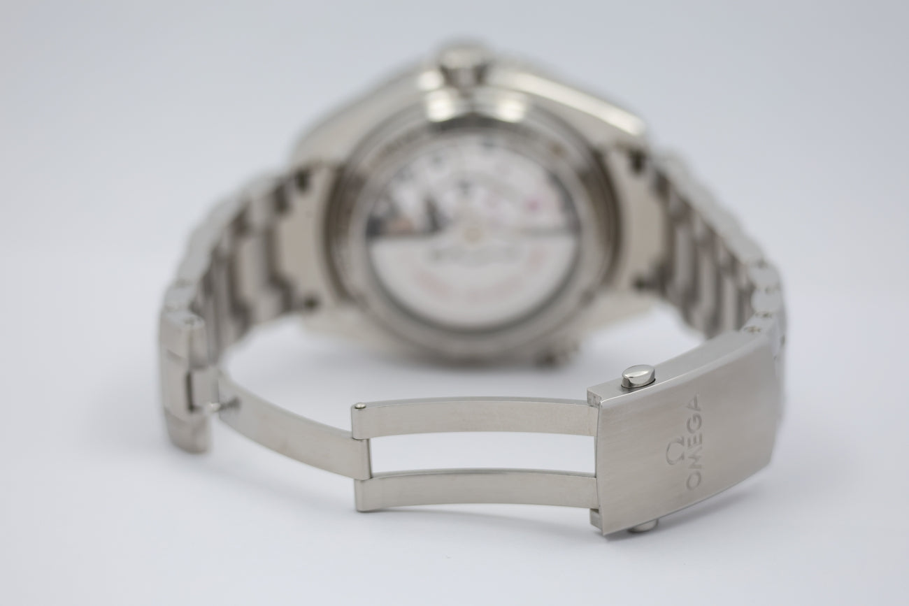 Omega Seamaster Planet Ocean GMT 43,5mm Automatik Herrenuhr 23230442203001 - Detailansicht 6
