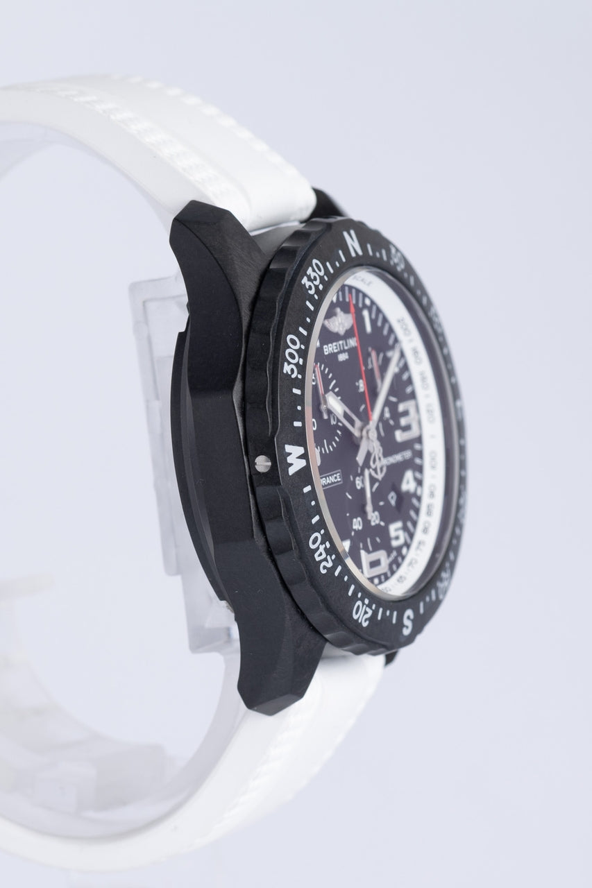 Breitling Endurance Pro 38mm Quarz "Air Asia" Weiß X83310 - Detailansicht 1
