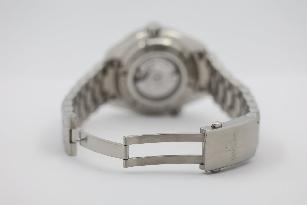 Omega Seamaster Planet Ocean Automatik Herrenuhr Stahl 37,5mm 23230382001001 - Detailansicht 6