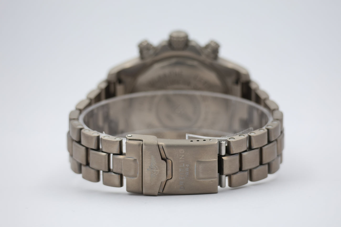Breitling Chrono Avenger M1 44mm Quarz E73360 Box + og. Papiere