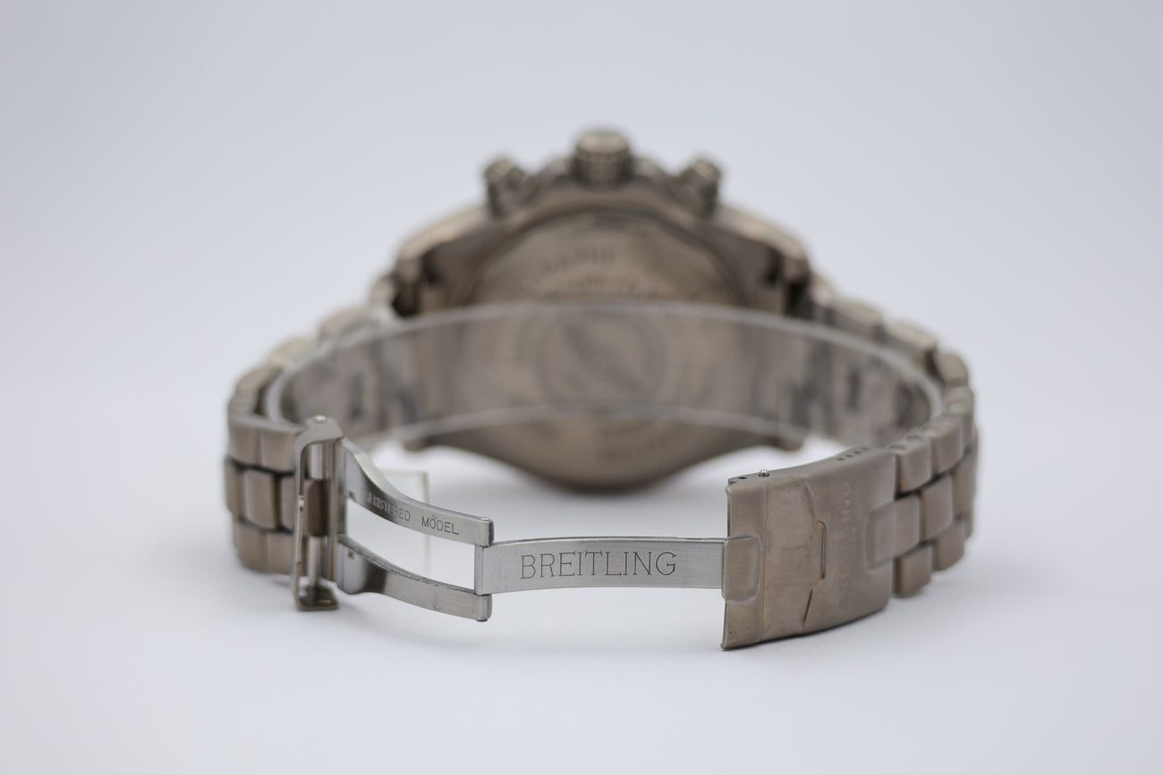 Breitling Chrono Avenger M1 44mm Quarz E73360 Box + og. Papiere