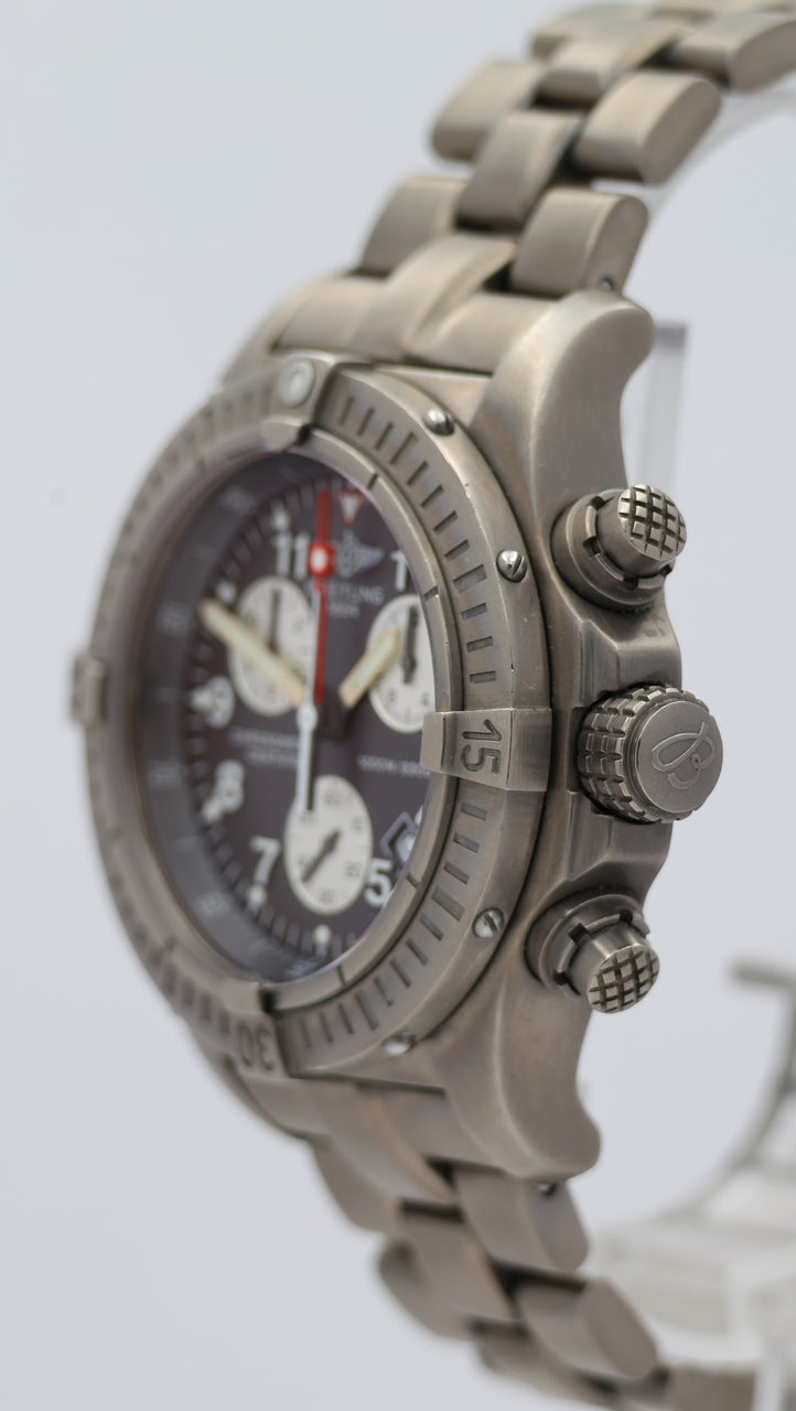 Breitling Chrono Avenger M1 44mm Quarz E73360 Box + og. Papiere