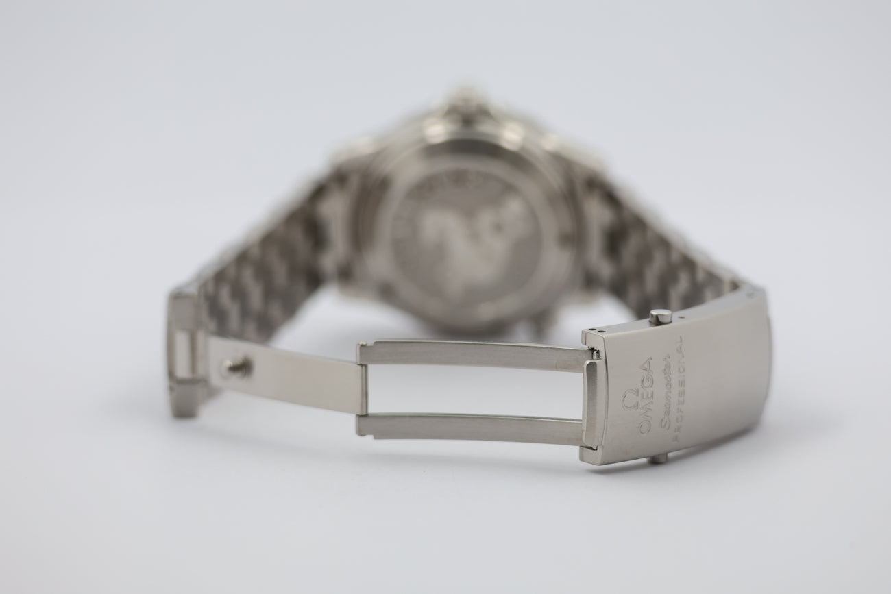 Omega Seamaster Diver 300m 36mm Automatik Herrenuhr 22228000 - Detailansicht 6