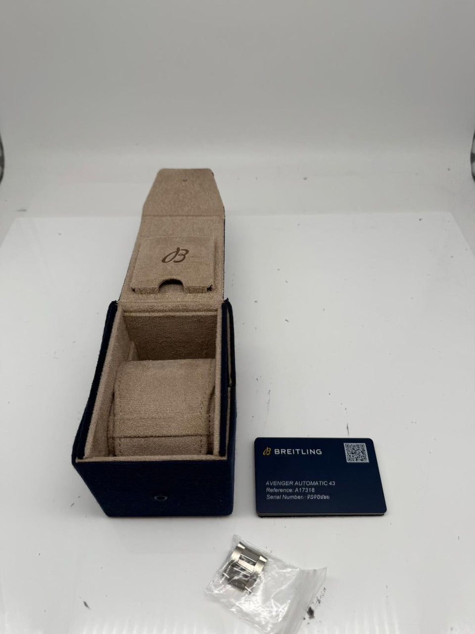 Breitling Avenger 43mm Automatik Blau Herrenuhr A17318 - Papiere und oder Lieferumfang