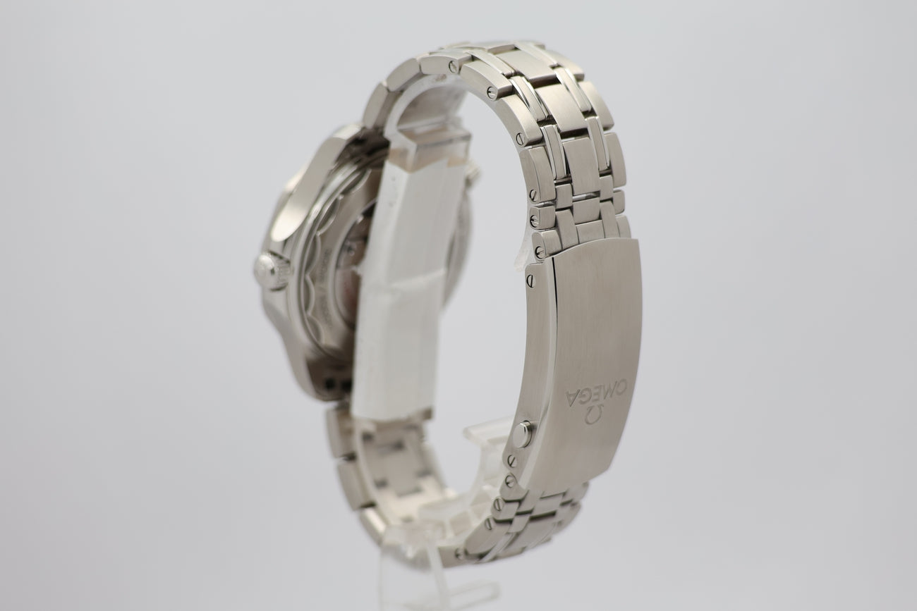 Omega Seamaster Diver 300 M Automatik Herrenuhr 42mm 21030422001001 - Detailansicht 2