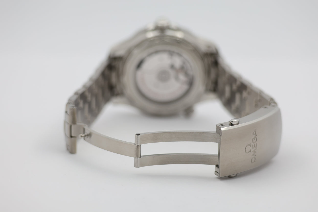 Omega Seamaster Diver 300 M Automatik Herrenuhr 42mm 21030422001001 - Detailansicht 6