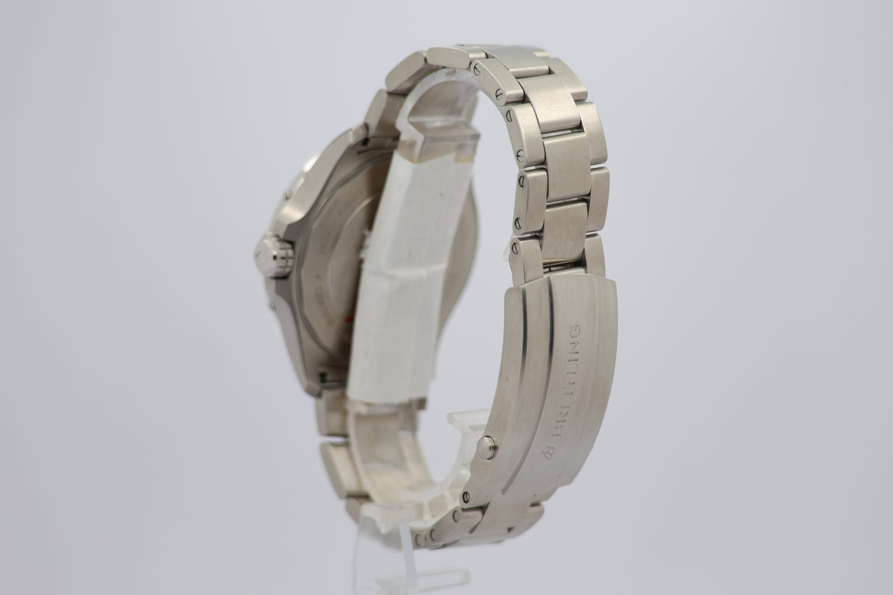 Breitling Avenger 42mm Automatik A17328 - Detailansicht 2