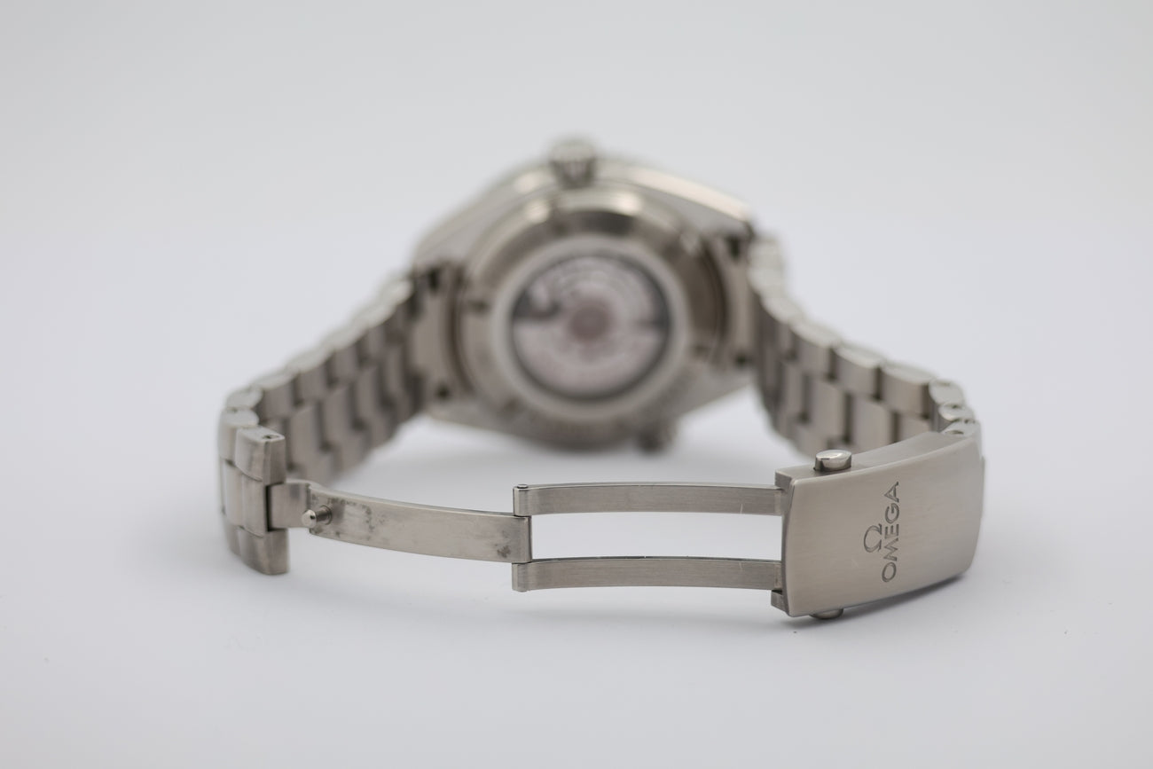 Omega Seamaster Planet Ocean Automatik 23230382001 - Detailansicht 6