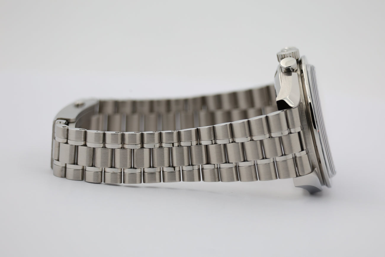 Omega Speedmaster Professional Moonwatch White mit Push-Schließe 31030425004001 - Detailansicht 4