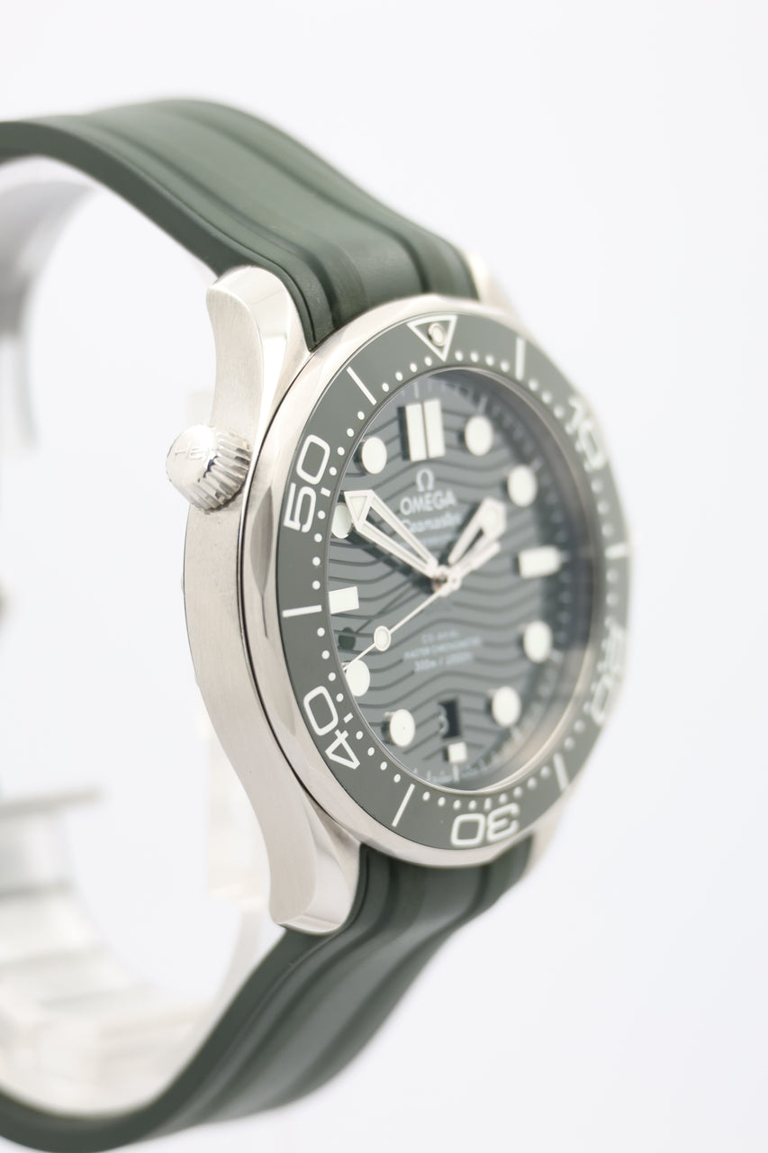 Omega Seamaster Diver 300m 42mm Automatik Grün 21032422010001 - Detailansicht 2
