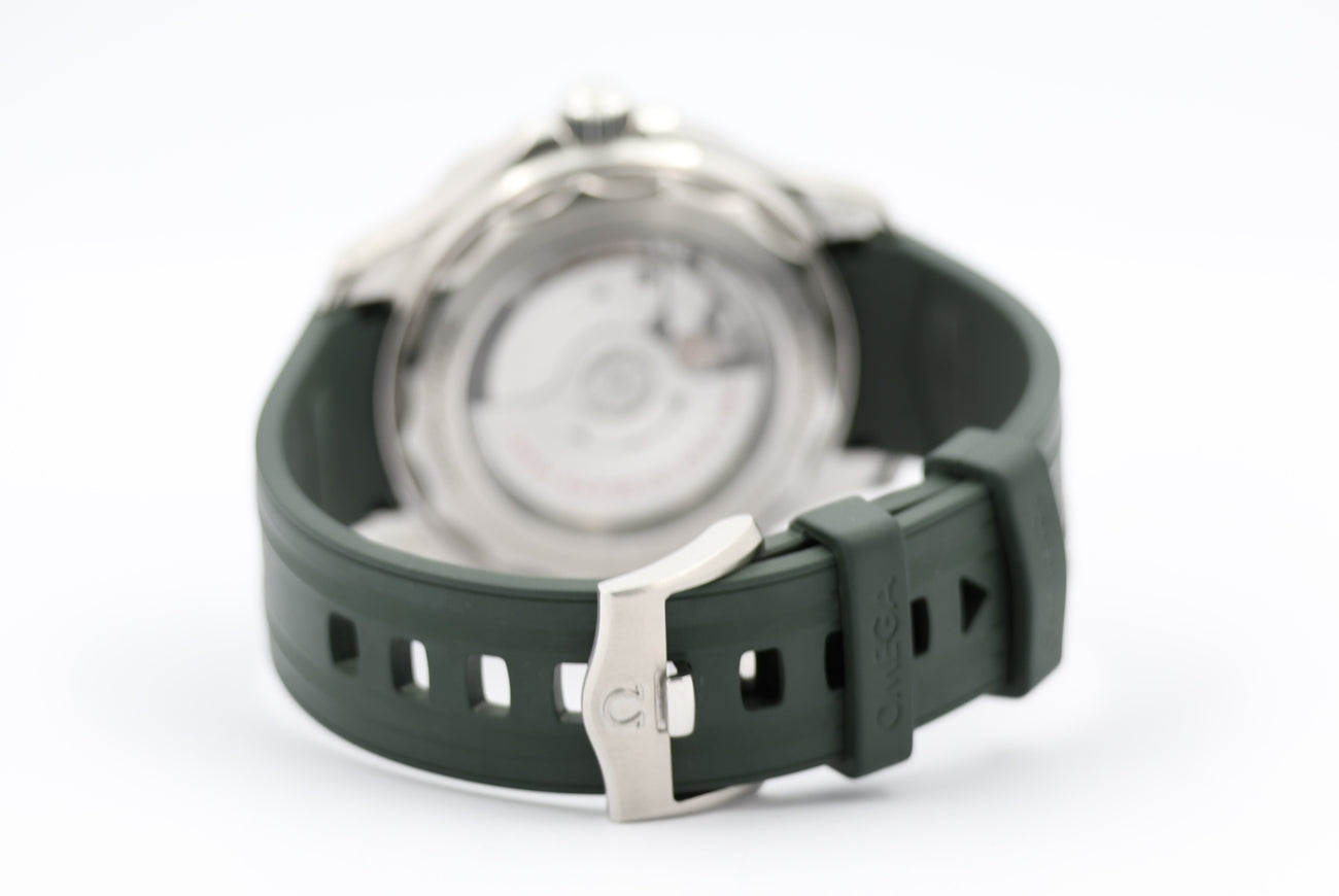 Omega Seamaster Diver 300m 42mm Automatik Grün 21032422010001 - Detailansicht 8