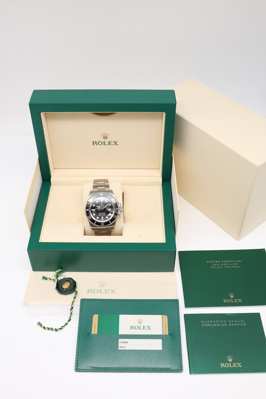 Rolex Sea Dweller Deepsea 44mm Automatik 126660 - Papiere und oder Lieferumfang
