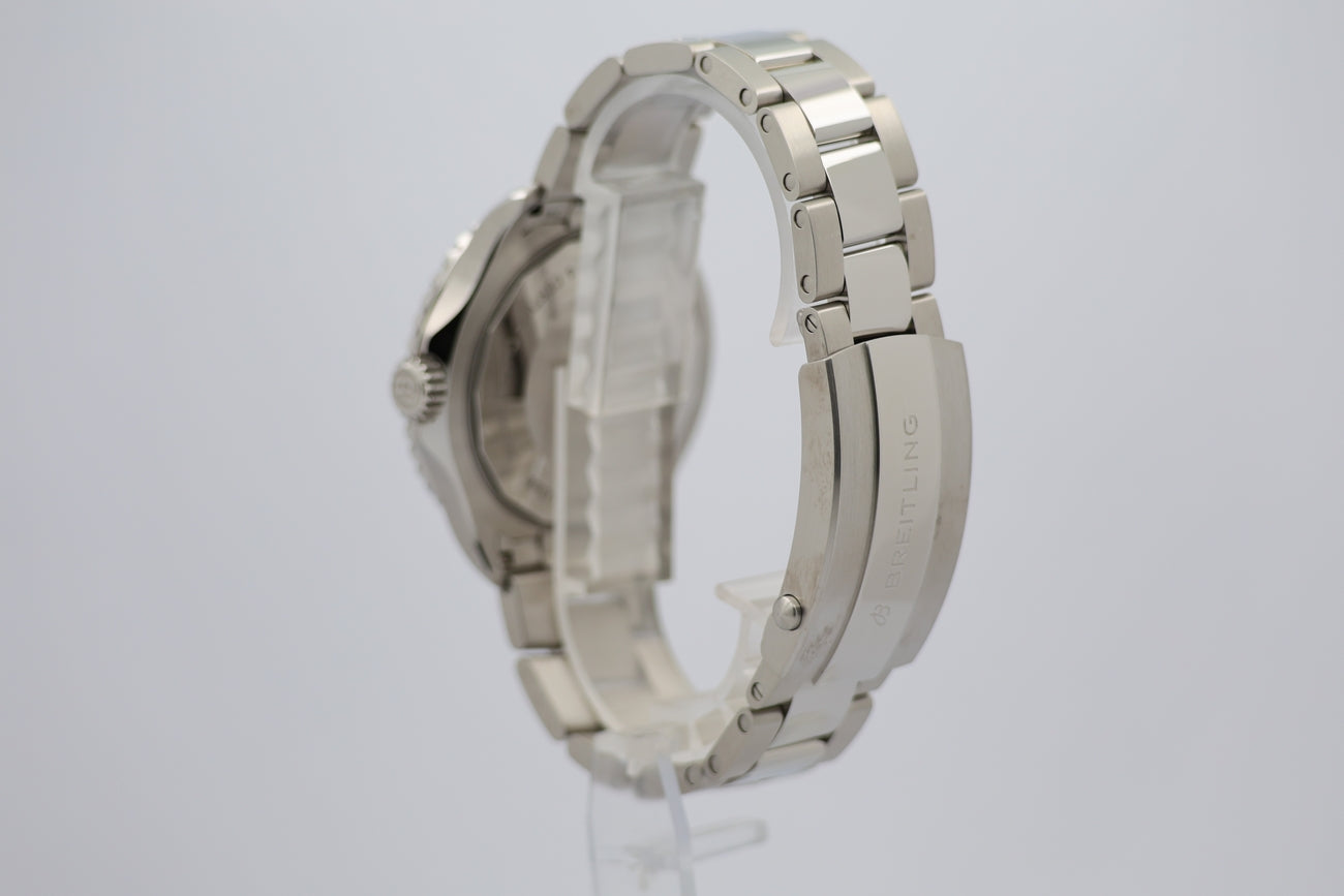 Breitling Superocean 42mm Automatik A17375 - Detail view 2