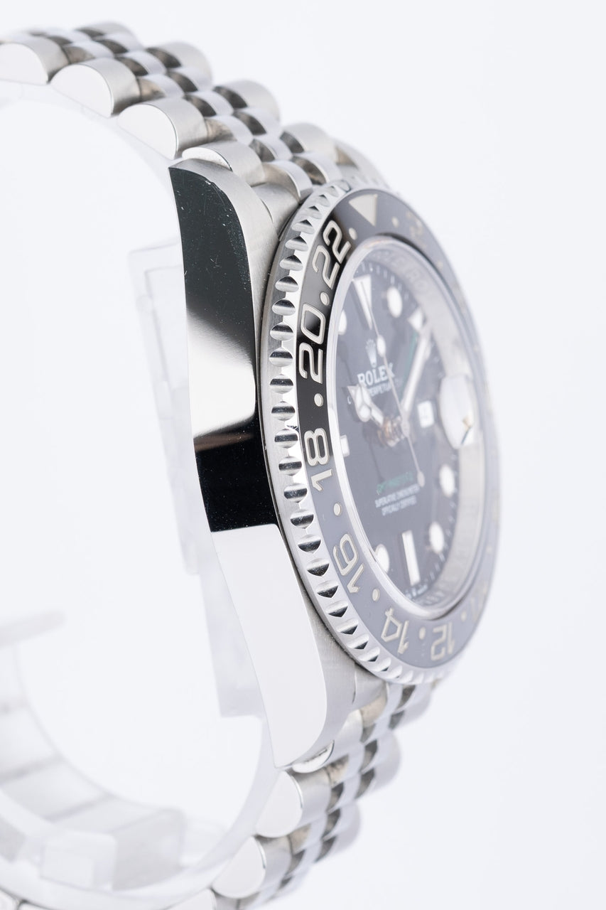 Rolex GMT Master II 'Bruce Wayne' 40mm Automatik 126710GRNR - Detailansicht 1