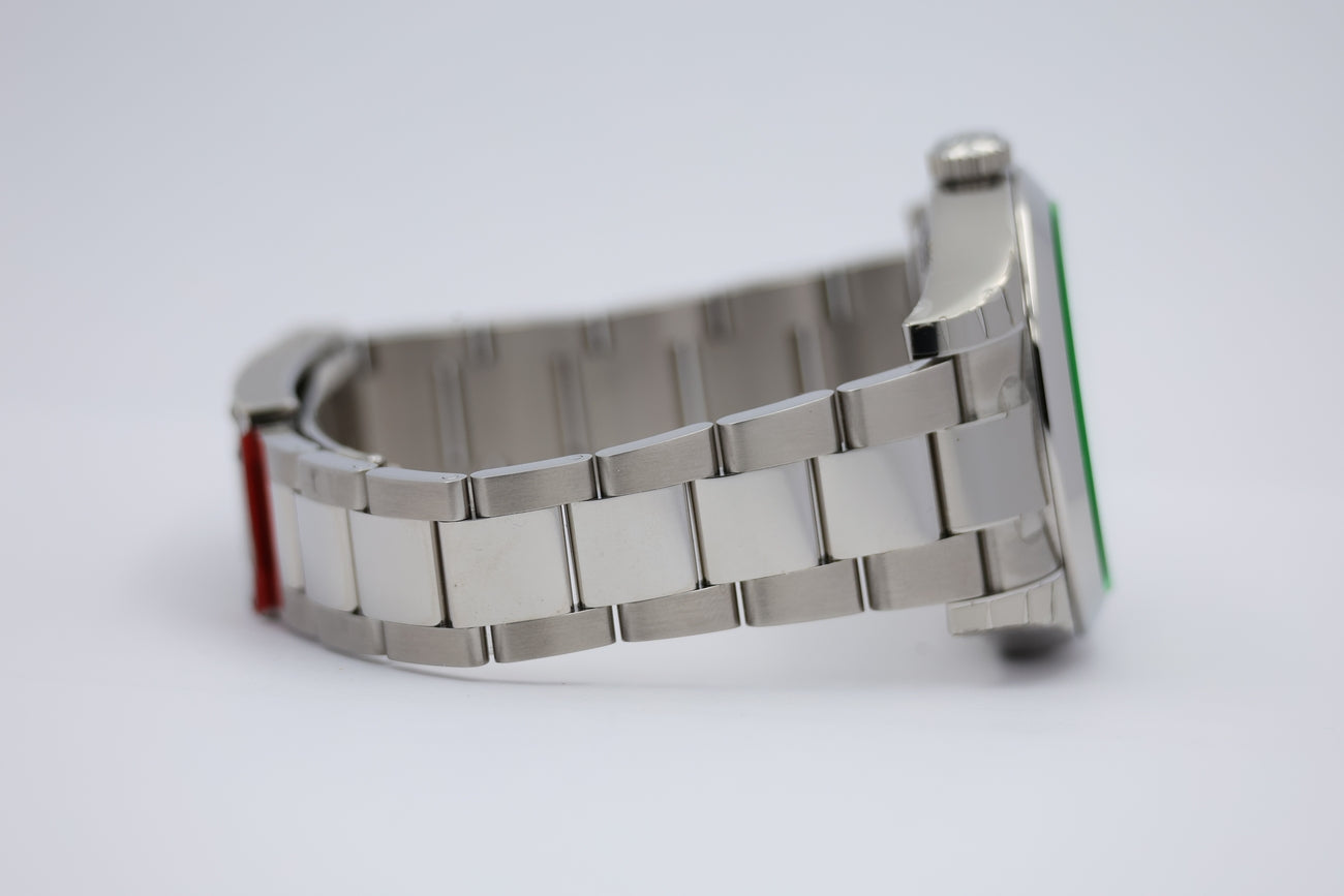 Rolex Milgauss Automatik Ungetragen + Verklebt NOS 116400GV Box + og. Papiere