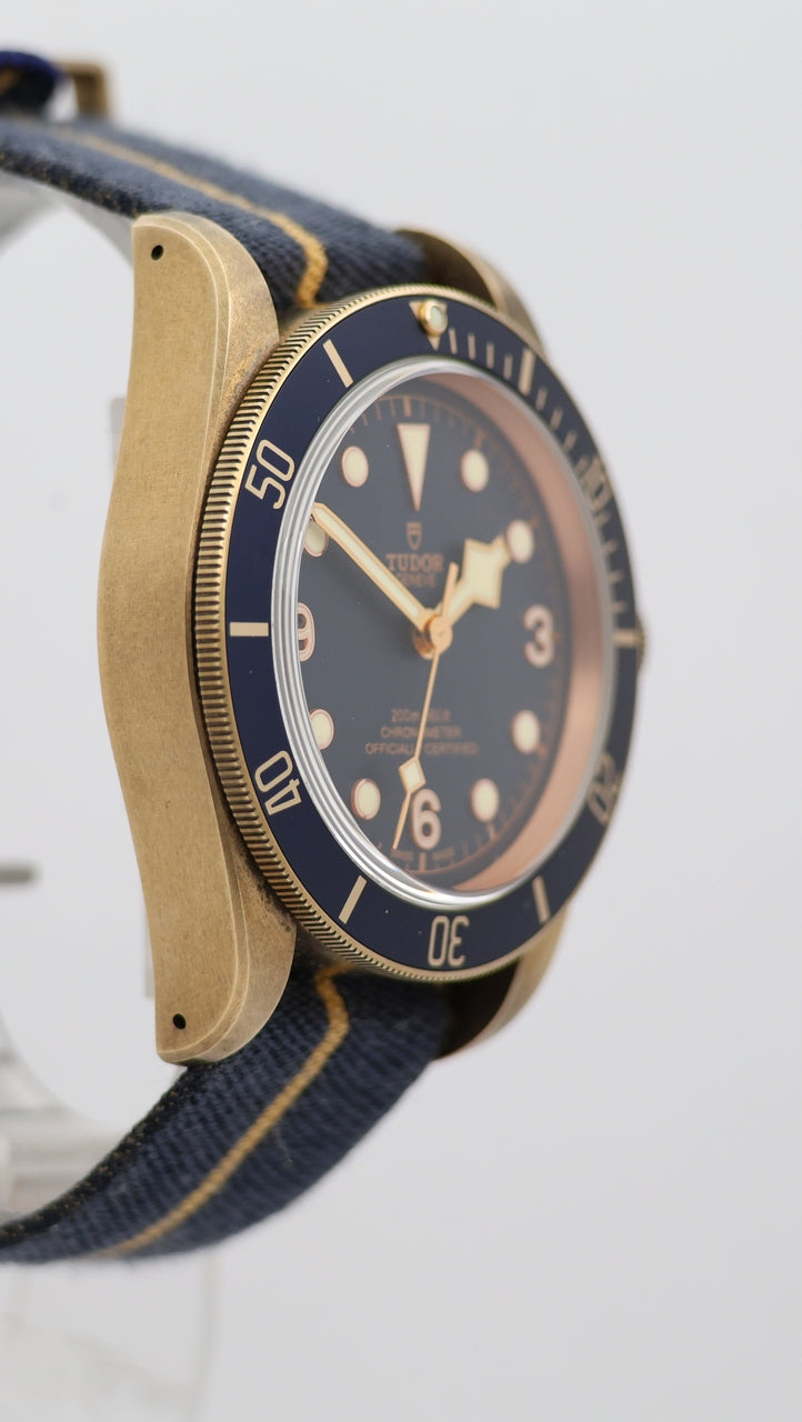 Tudor Black Bay Bronze Bucherer 79250BB - Detailansicht 7