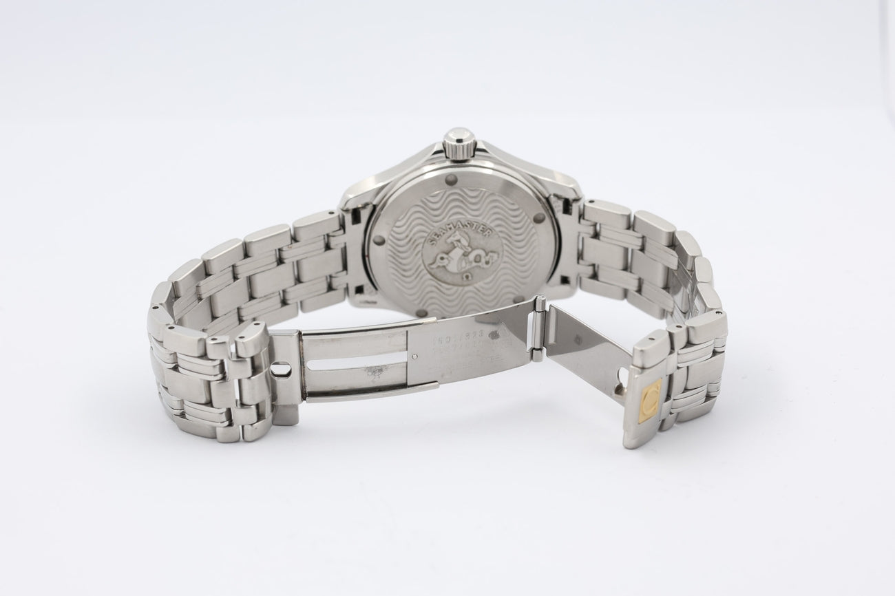 Omega Seamaster Diver 120m Automatik 36mm 25067000 - Detailansicht 8