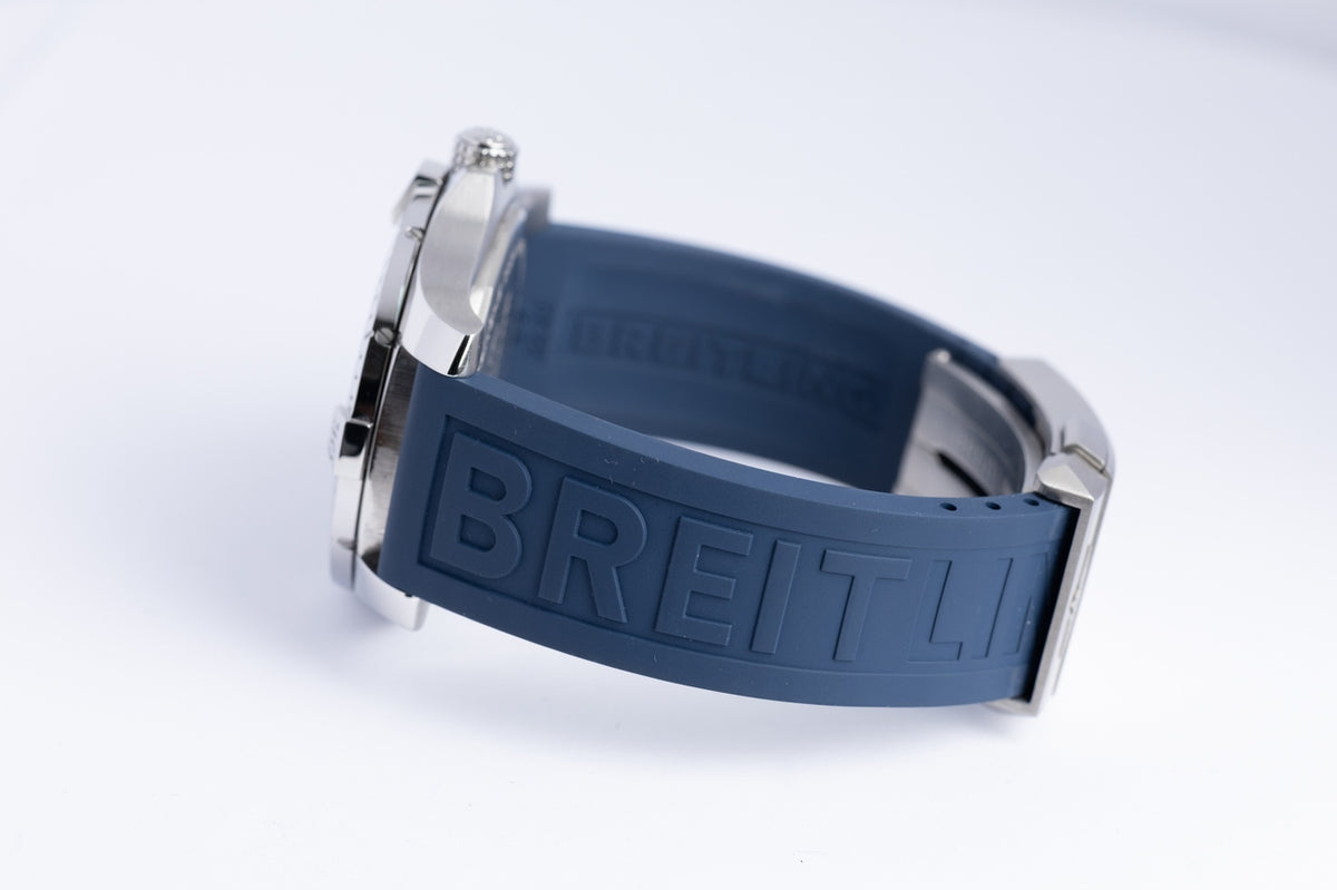Breitling Avenger GMT Automatik 45mm None A3239510 - Detailansicht 5