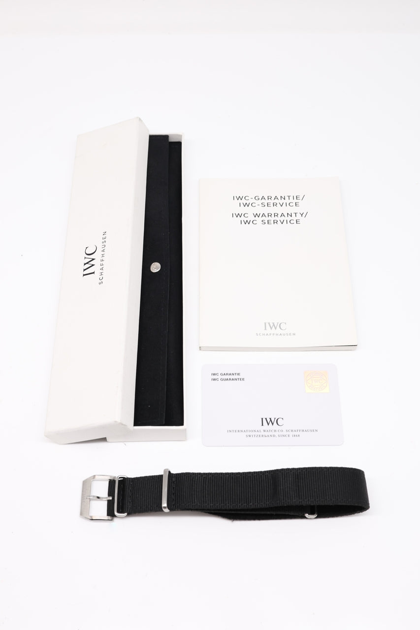IWC Fliegeruhr Chronograph Schaffhausen Pilot IW377704 - Papiere und oder Lieferumfang