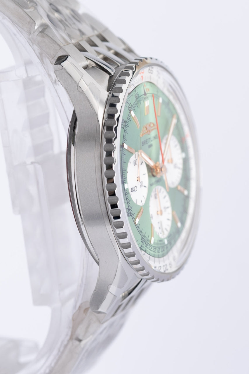 Breitling Navitimer 1 B01 Chronograph 41mm Grün AB0139 - Detailansicht 1