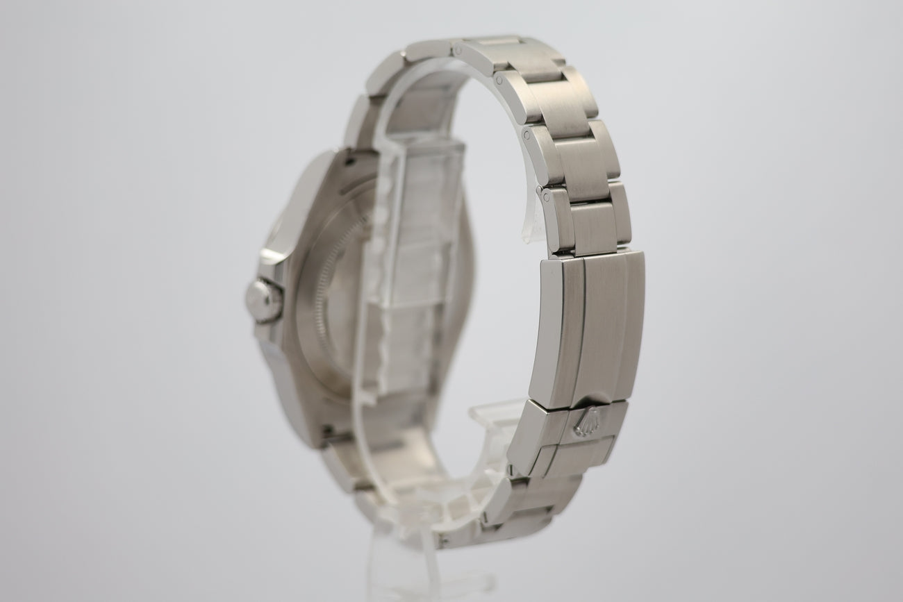 Rolex Explorer II 42mm Automatik Herrenuhr 216570 - Detailansicht 2