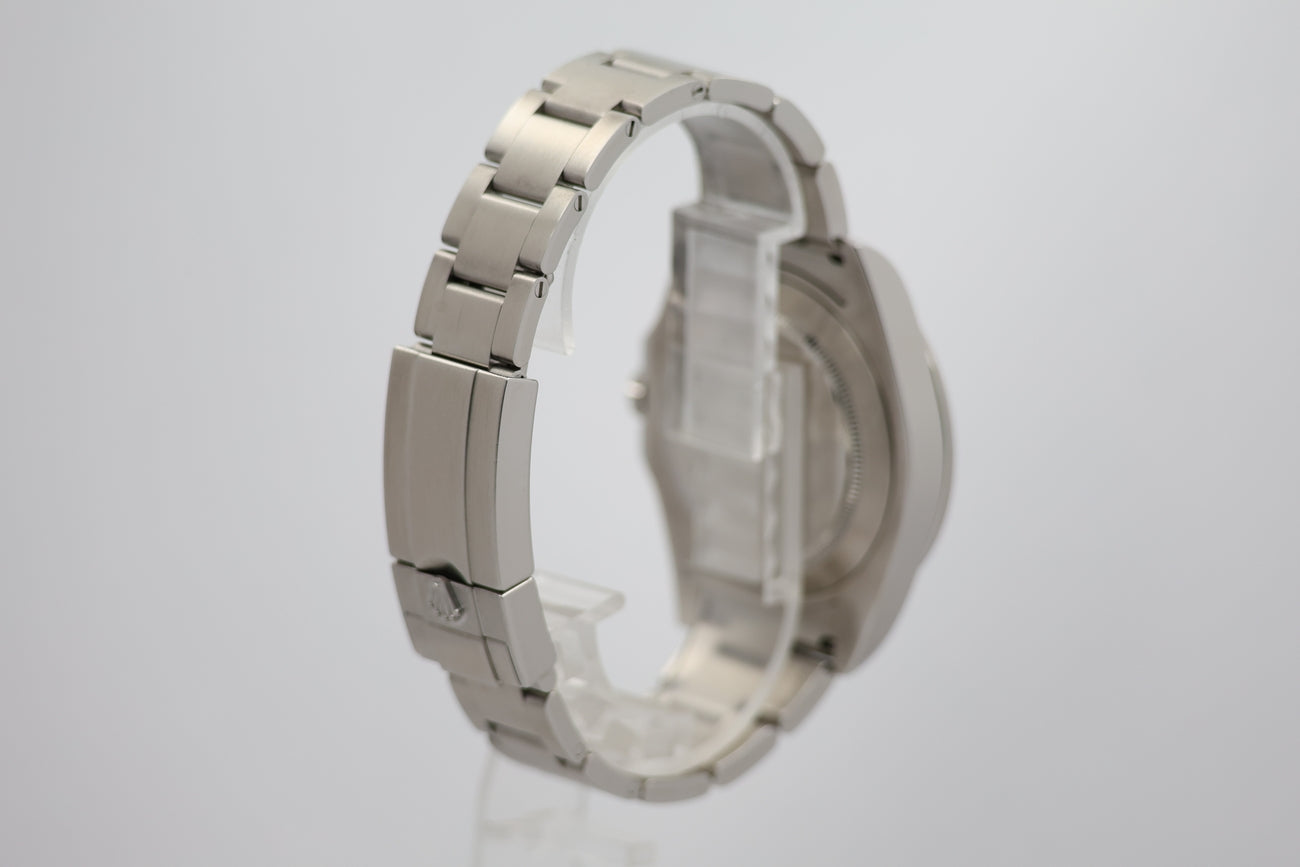 Rolex Explorer II 42mm Automatik Herrenuhr 216570 - Detailansicht 1