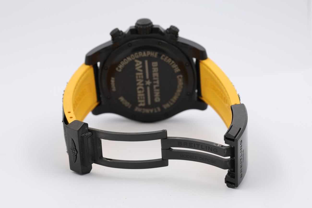 Breitling Avenger Hurricane 12H 50mm XB0170 - Detailansicht 9