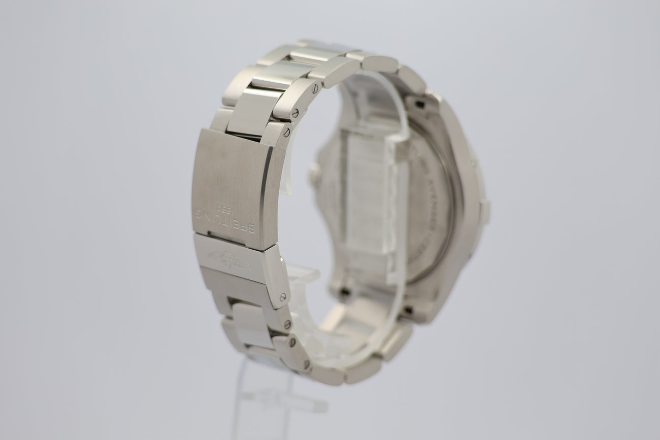 Breitling Avenger GMT Automatik 43mm Schwarz A32397 - Detail view 1