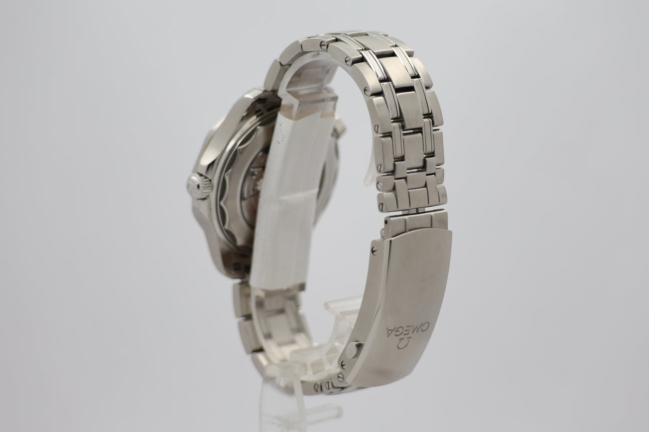 Omega Seamaster Diver 300 M Automatik Herrenuhr 42mm 21030422001001 - Detailansicht 2