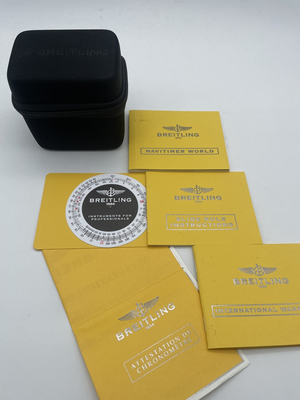 Breitling Navitimer World 46mm Automatik A24322 - Papiere und oder Lieferumfang