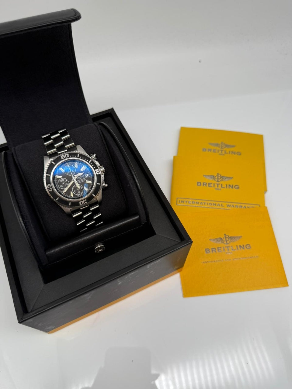 Breitling Superocean Chronograph Steelfish Herrenuhr 44mm A13341 - Papiere und oder Lieferumfang