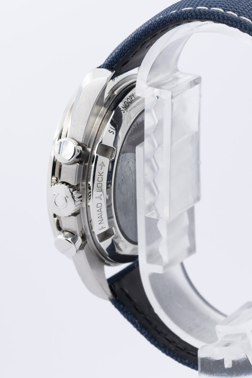 Omega Speedmaster Professional Moowatch 'Silver Snoopy Award' 42mm Handaufzug 31032425002001 - Detailansicht 4