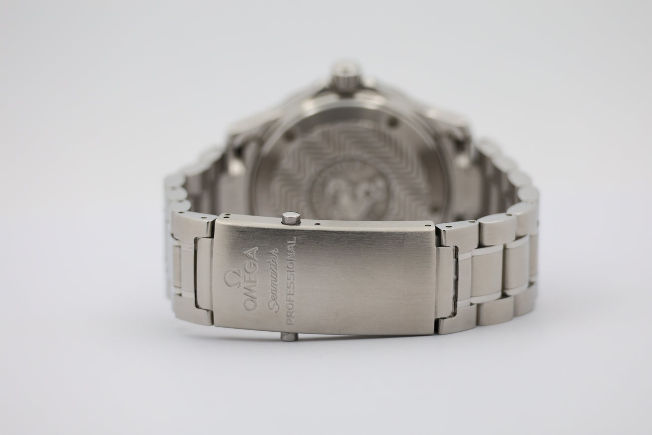 Omega Seamaster Diver 300m 36mm Quarz 22625000 - Detail view 5