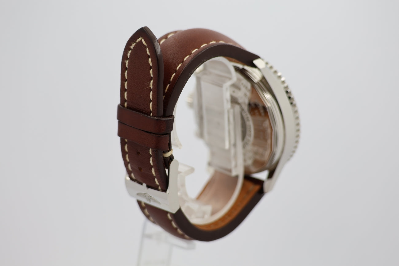 Breitling Navitimer World GMT 46mm Automatik A24322 - Detailansicht 1