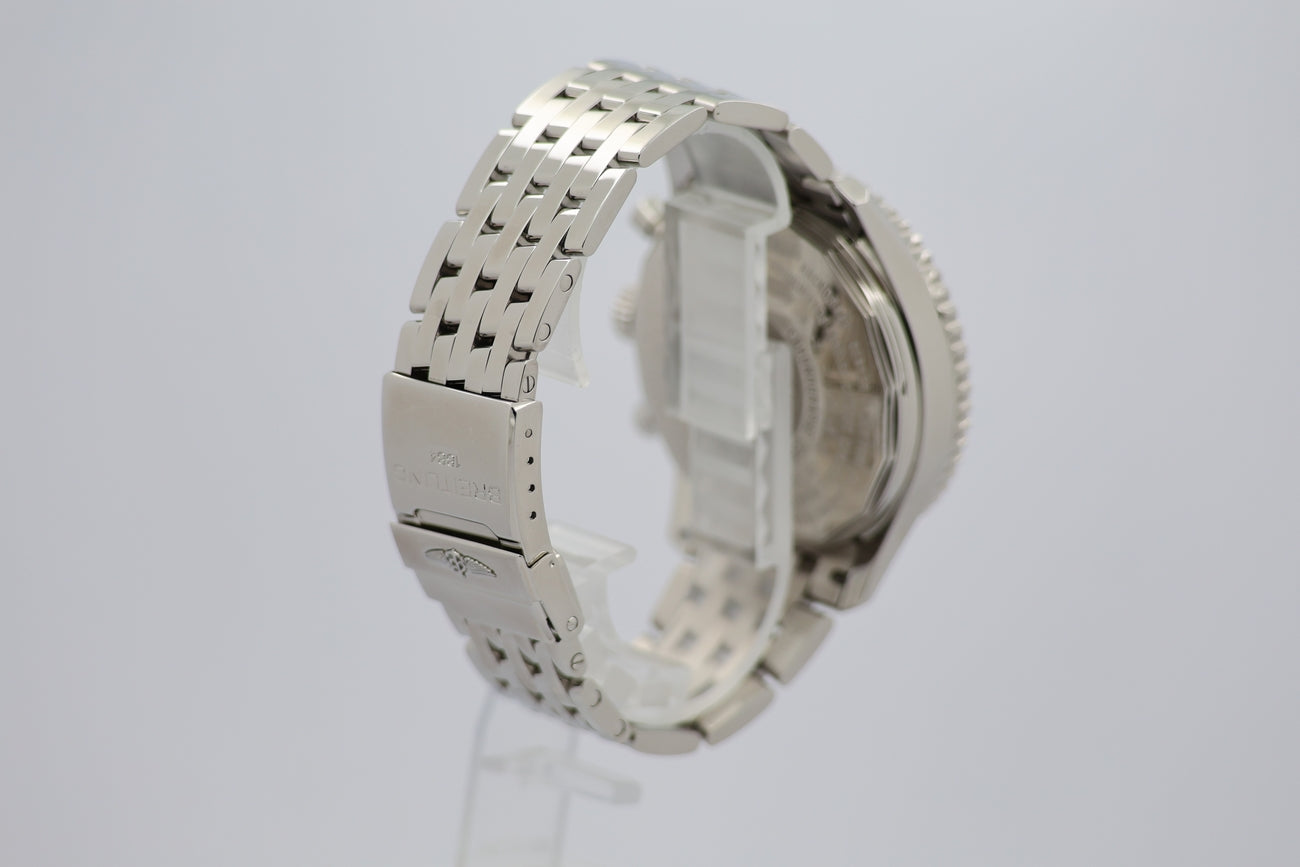 Breitling Navitimer World GMT 46mm Automatik A24322 - Detail view 1