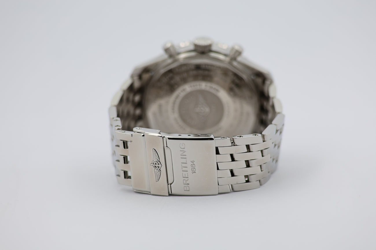 Breitling Navitimer World GMT 46mm Automatik A24322 - Detail view 5