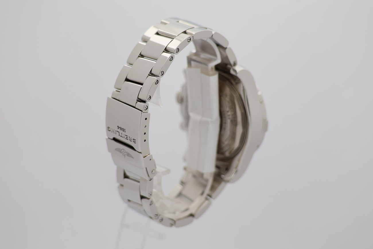 Breitling Avenger II 43mm Automatik Herrenuhr A13381 - Detailansicht 1