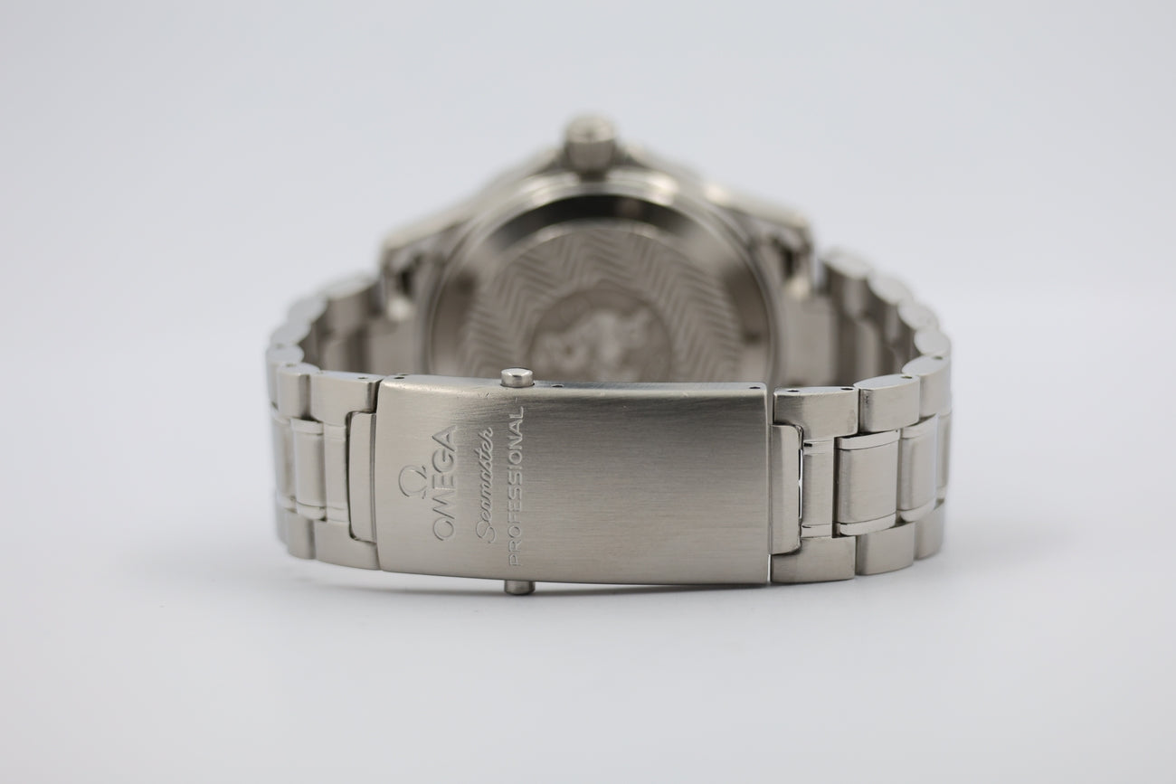 Omega Seamaster Diver 300m 36mm Automatik 22525000 - Detailansicht 5