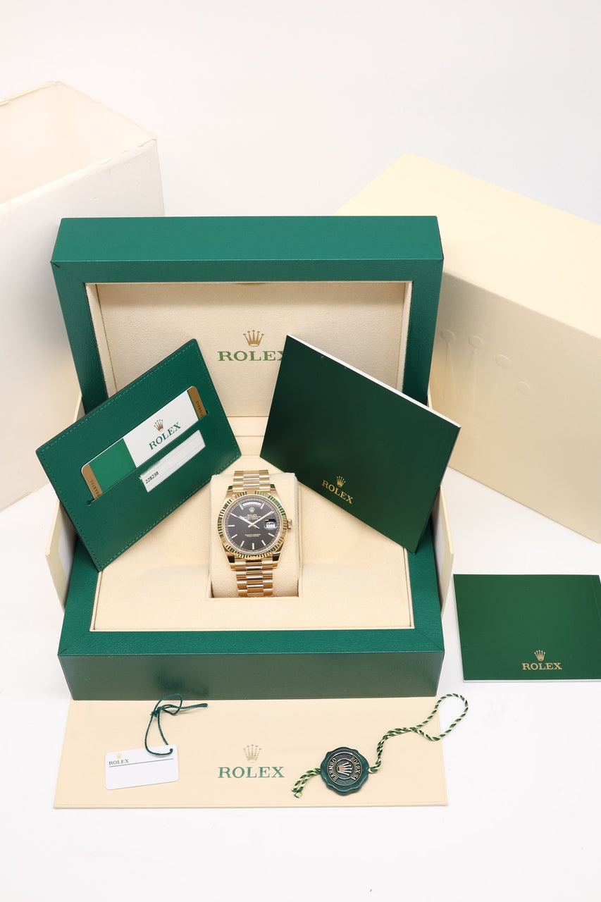Rolex Day-Date 40 Gelbgold Motif Dial Automatik LC100 None 228238 - Papiere und oder Lieferumfang