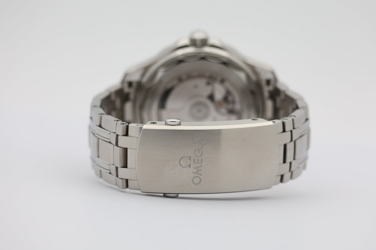 Omega Seamaster Diver 300 M Grün Automatik 21030422010001 - Detailansicht 5