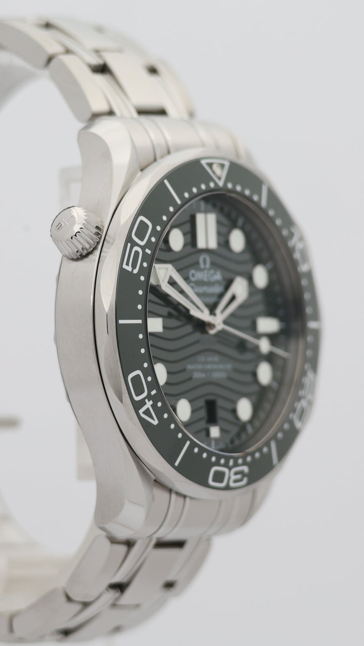 Omega Seamaster Diver 300 M Grün Automatik 21030422010001 - Detailansicht 8