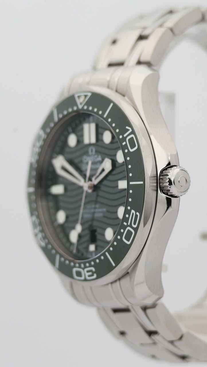 Omega Seamaster Diver 300 M Grün Automatik 21030422010001 - Detailansicht 7