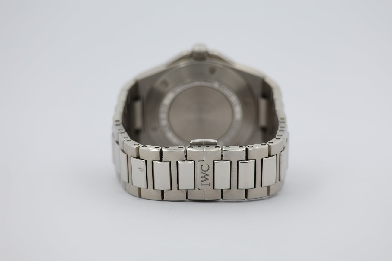 IWC Ingenieur 40mm Automatik Herrenuhr IW328903 - Detail view 5