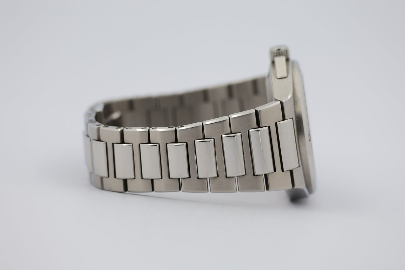 IWC Ingenieur 40mm Automatik Herrenuhr IW328903 - Detail view 4