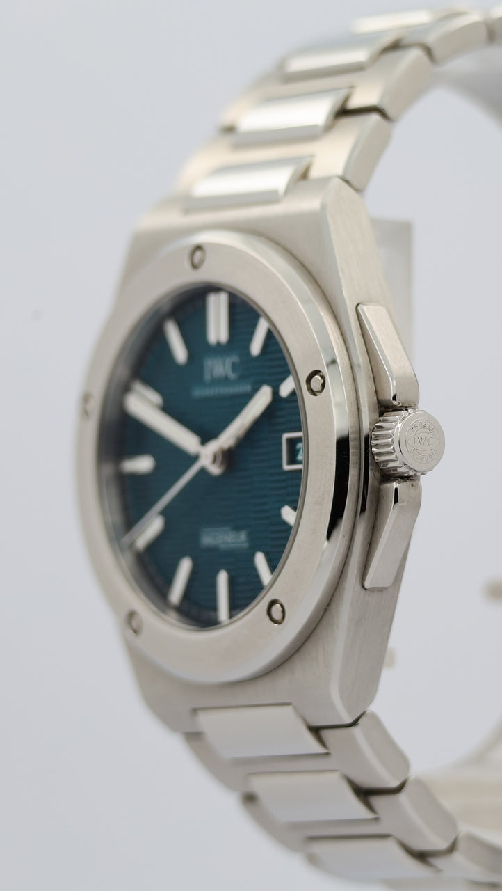 IWC Ingenieur 40mm Automatik Herrenuhr IW328903 - Detail view 7