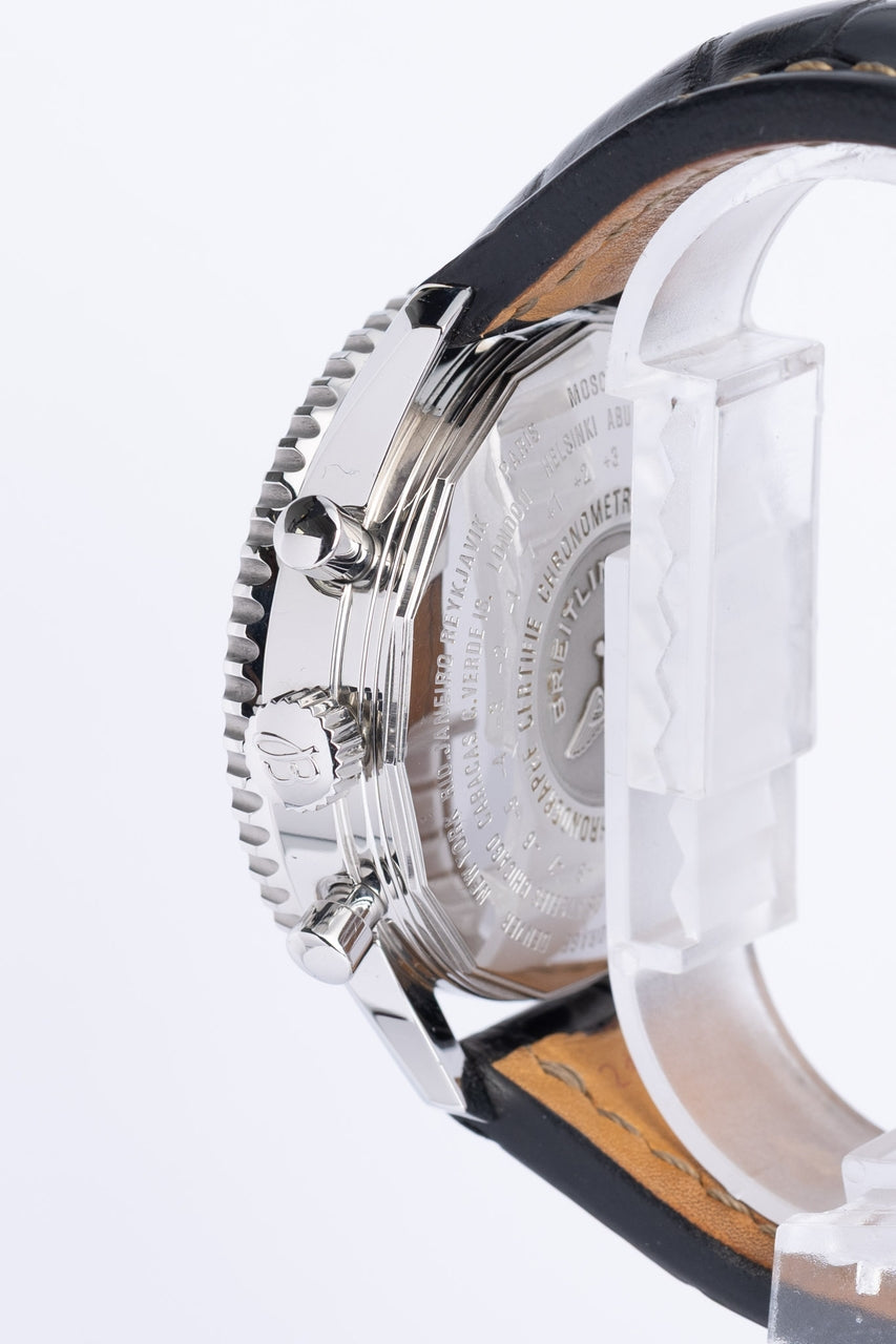 Breitling Navitimer World GMT 46mm Automatik Herrenuhr A24322 - Detailansicht 4