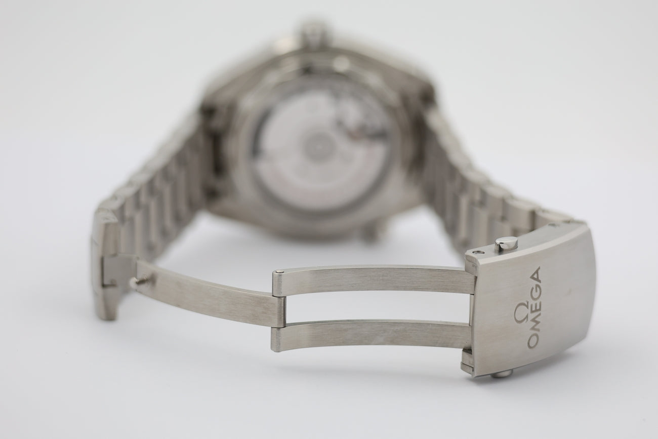 Omega Seamaster Planet Ocean Automatik 39,5mm 21530402001001 - Detailansicht 6