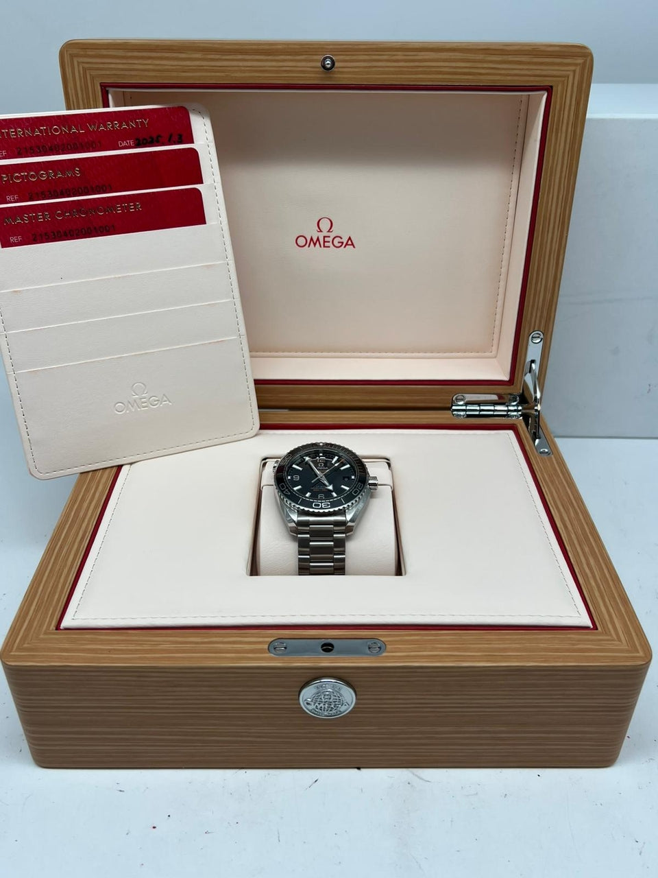 Omega Seamaster Planet Ocean Automatik 39,5mm 21530402001001 - Papiere und oder Lieferumfang