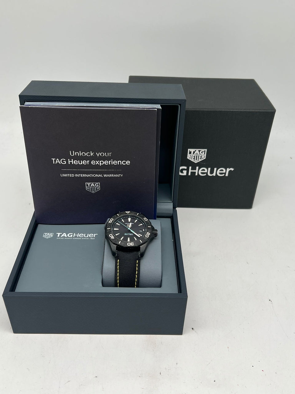 Tag Heuer Aquaracer Professional 200 Solargraph Quarz 40MM WBP1112 - Papiere und oder Lieferumfang