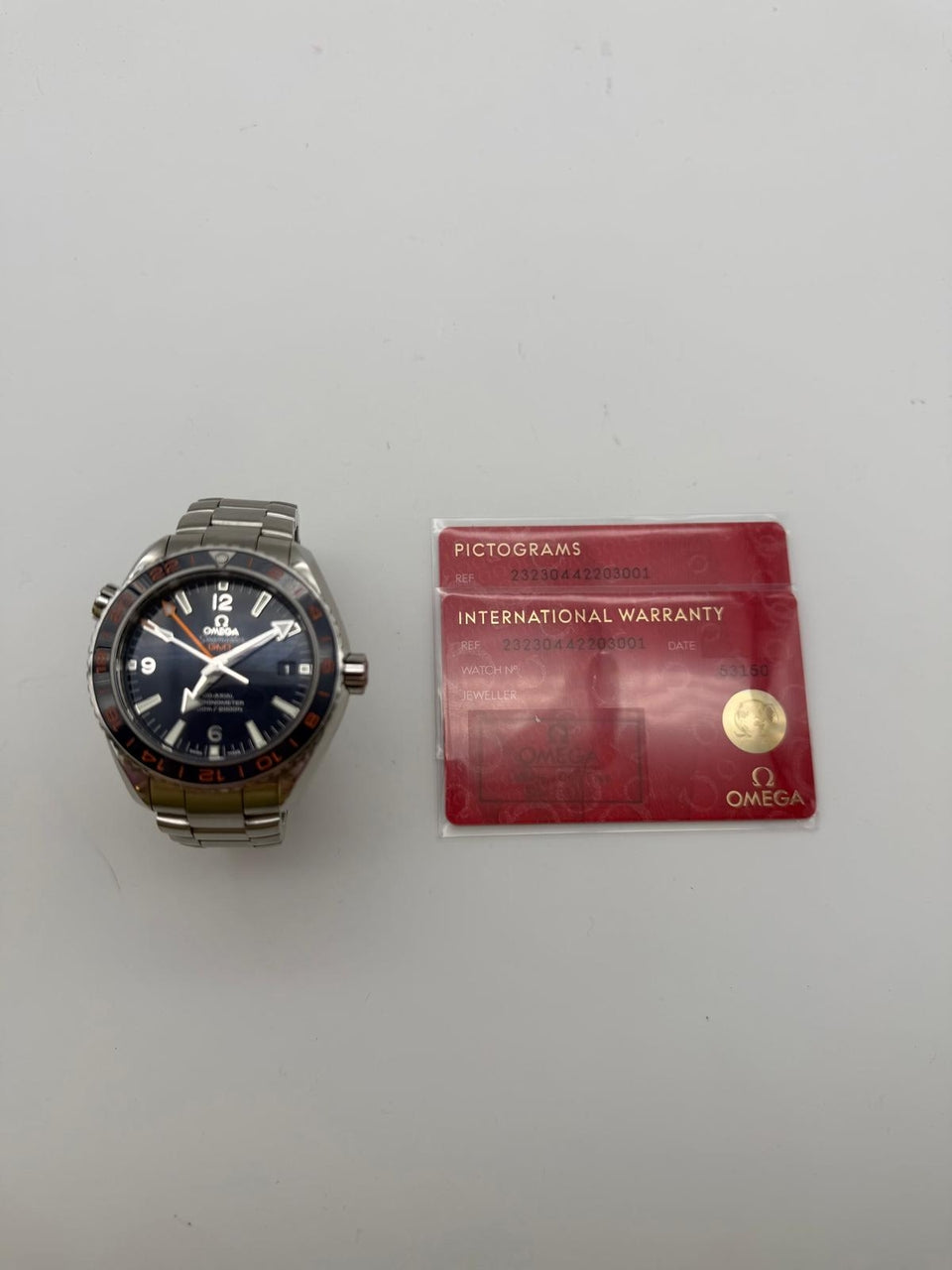 Omega Seamaster Planet Ocean GMT 43,5mm Automatik 23230442203001 - Papiere und oder Lieferumfang